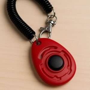 Trainingsklikker voor honden Maak van trainen een plezierige ervaring Een trainingsklikker is hét hulpmiddel om jouw hond op een positieve en effectieve manier nieuwe commando’s aan te leren. Met één simpele klik geef je een duidelijk signaal dat je hond direct begrijpt. Zo wordt trainen niet alleen makkelijker, maar ook leuker voor jullie allebei. ✨ Voordelen van een klikkertraining - Duidelijke communicatie: de klik is altijd hetzelfde, waardoor je hond precies weet wat er bedoeld wordt. - Positieve beloning: de klik volgt direct na gewenst gedrag en wordt gekoppeld aan een beloning, zoals een snoepje of speeltje. - Sneller leren: honden begrijpen sneller wat er van hen verwacht wordt. - Geschikt voor alle leeftijden: van pup tot volwassen hond, klikkertraining werkt altijd. 🎯 Hoe werkt het? - Kies een rustig moment om te beginnen. - Laat je hond gewenst gedrag zien (bijvoorbeeld zitten). - Klik direct op het juiste moment. - Beloon je hond meteen na de klik. - Herhaal dit regelmatig en bouw het langzaam uit naar nieuwe commando’s. 🌟 Waarom kiezen voor onze klikker? - Compact en lichtgewicht, makkelijk mee te nemen. - Comfortabele drukknop voor een consistente klik. - Stevig en duurzaam materiaal. - Inclusief polsbandje zodat je hem altijd bij de hand hebt. Met onze trainingsklikker maak je van elke oefensessie een succes. Het is dé manier om een sterke band op te bouwen met je hond en samen plezier te beleven aan het leerproces. Wil je dat ik er ook een kortere, commerciële versie van maak die meer geschikt is voor een webshop (met nadruk op verkoop en call-to-action), of liever een uitgebreide informatieve blogstijl tekst die dieper ingaat op klikkertraining?